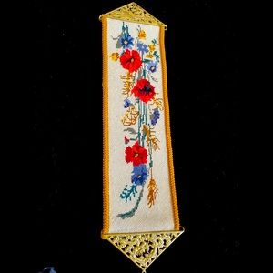 Handcrafted Red Poppy Floral Tapestry Wall Hanging
